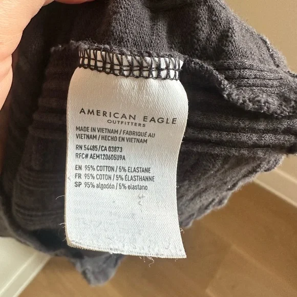 American Eagle Grey Button-Up Ribbed Top - Picture 4 of 4